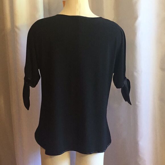 Sequined front ladies top with peek a boo sleeves that tie in size med. - Picture 10 of 13